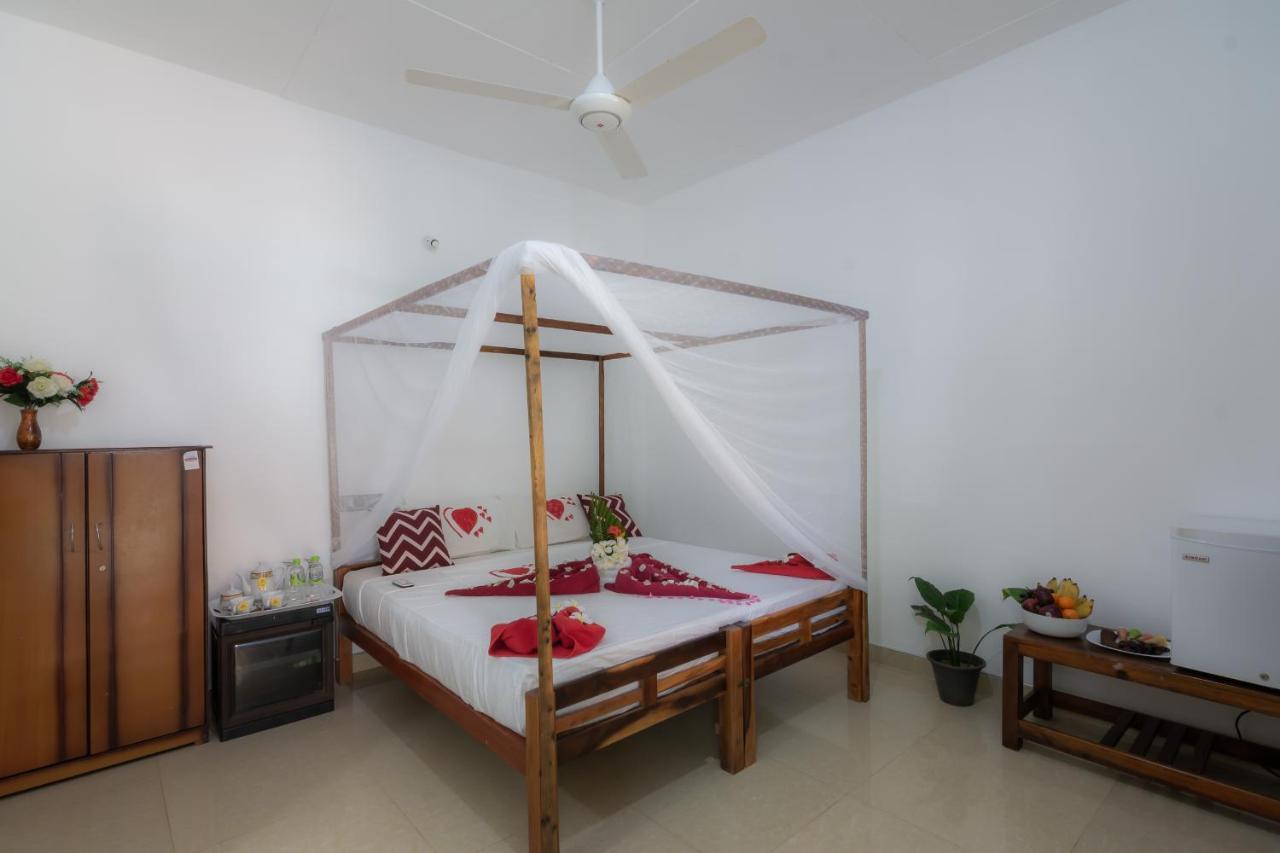 Comfort Beach Hotel Arugam Bay Exterior photo