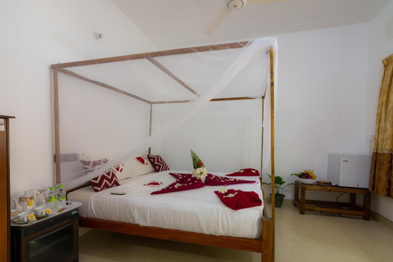 Comfort Beach Hotel Arugam Bay Exterior photo