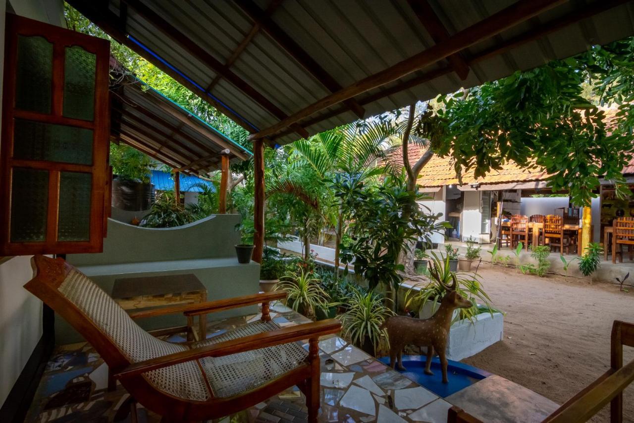 Comfort Beach Hotel Arugam Bay Exterior photo
